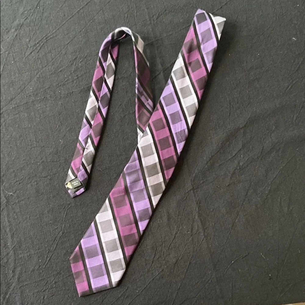 Perry Ellis Classic Purple and Gray Tie